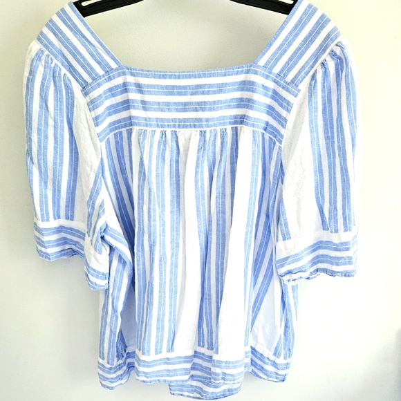 Old Navy linen blend blue stripe top - Picture 4 of 4